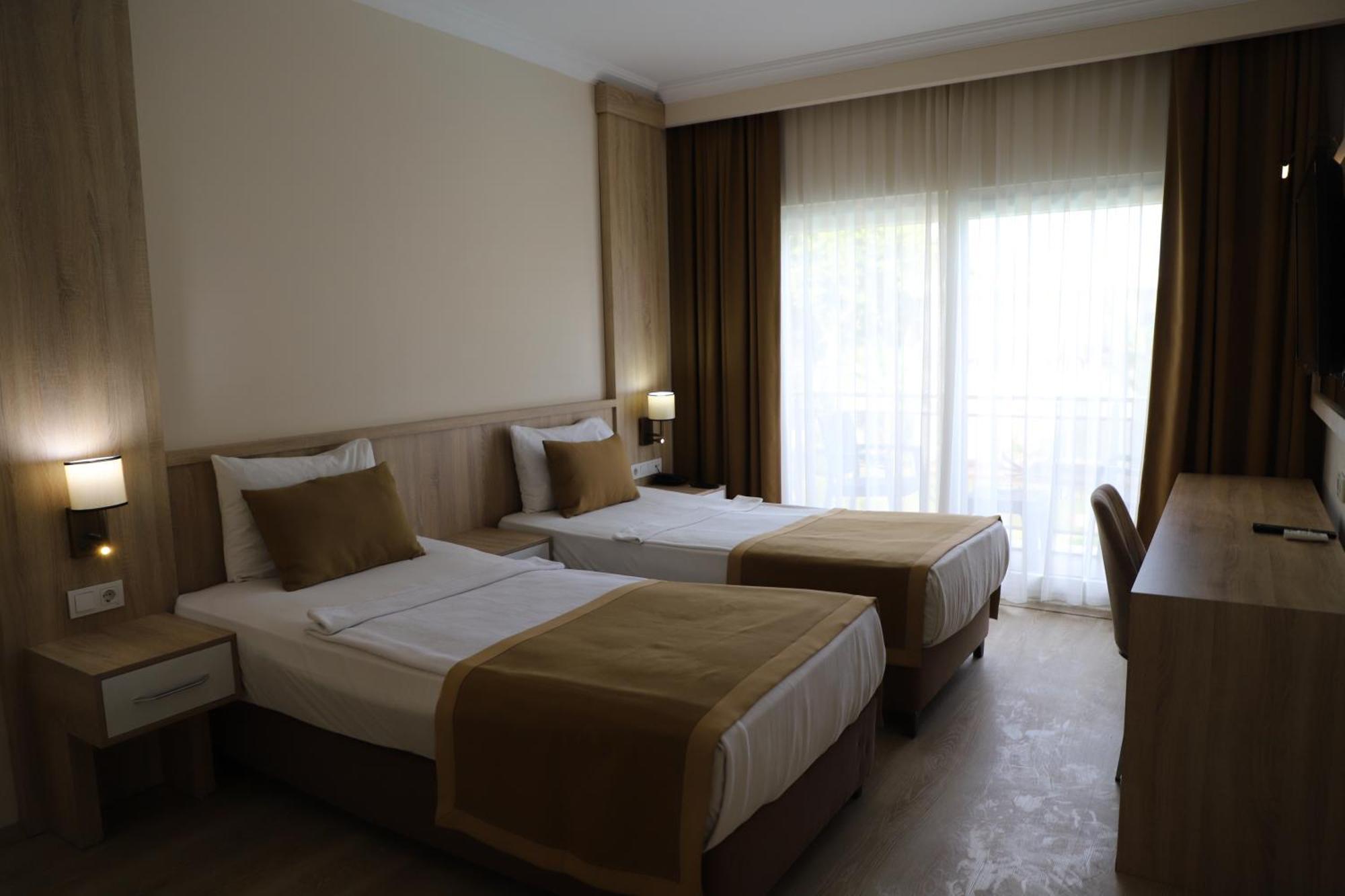 Otel Lara Garden